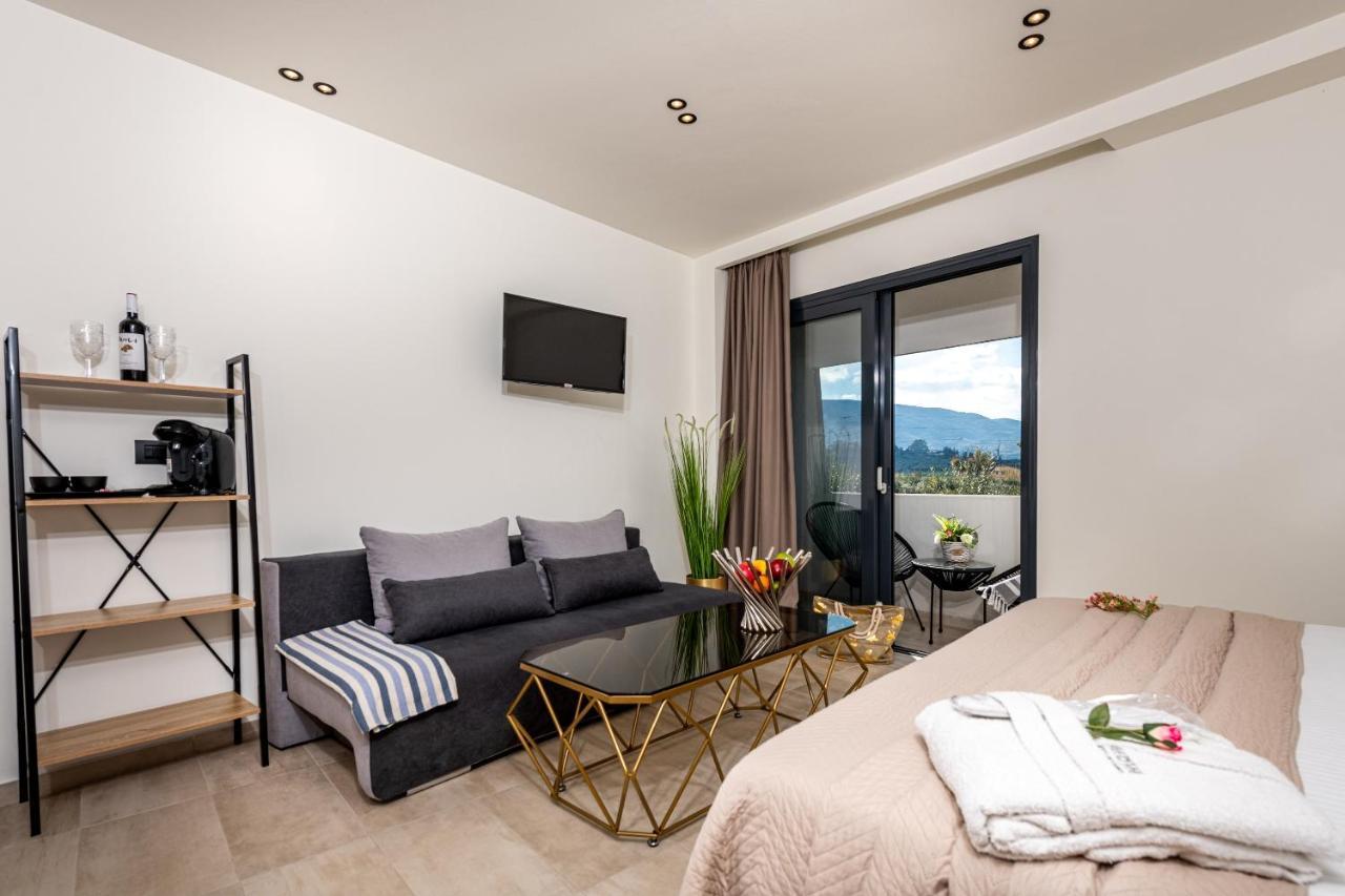 Moon Boutique Hotel Лаганас Екстер'єр фото