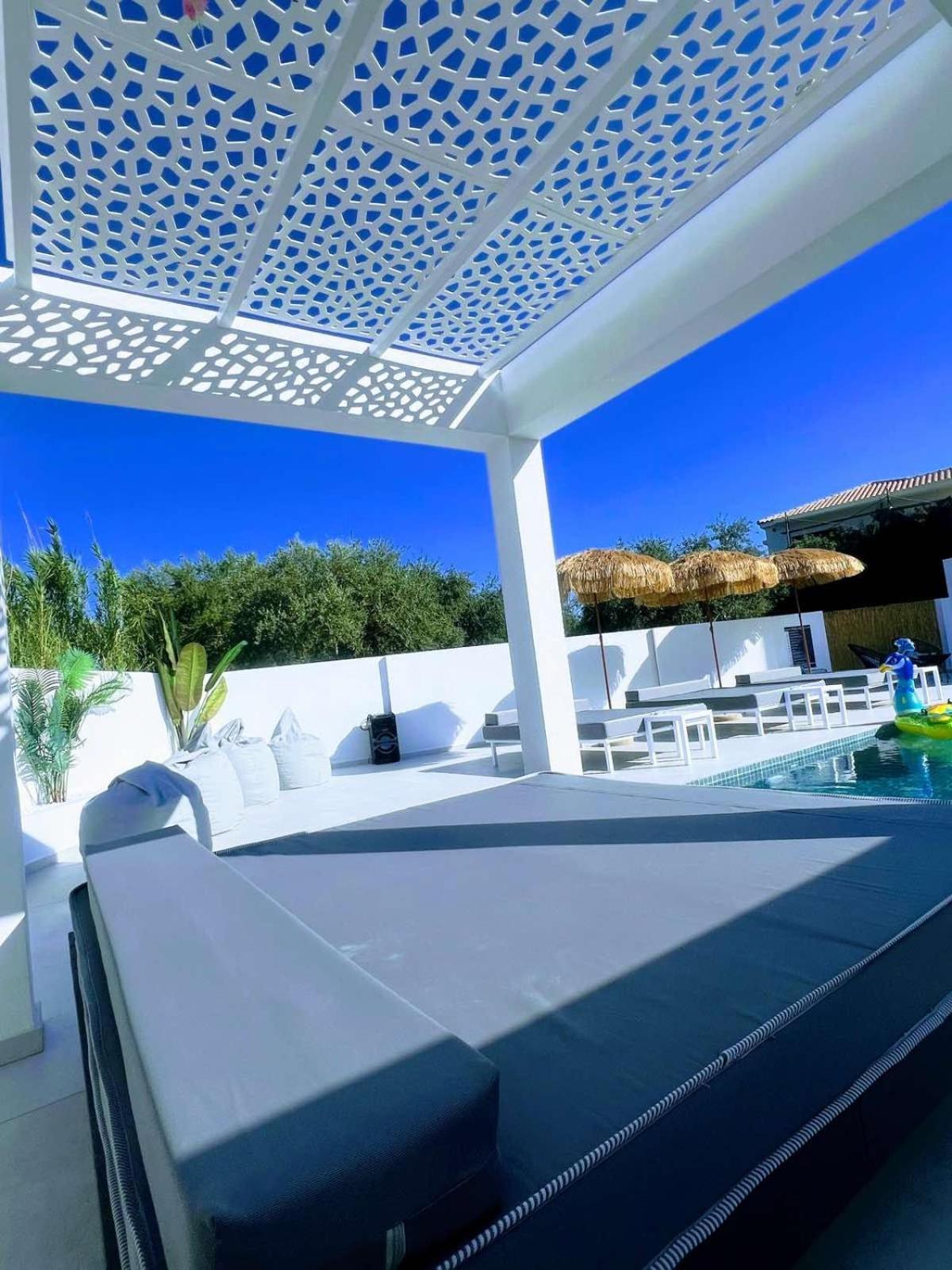 Moon Boutique Hotel Лаганас Екстер'єр фото